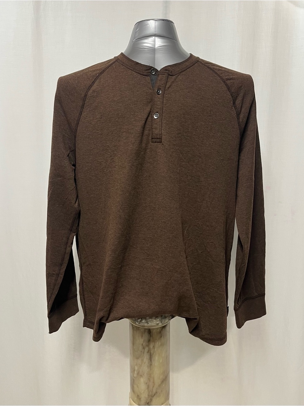 WindRiver Men's Long Sleeve Raglan Henley Shirt - Brown - Size 2XL rugged 1669